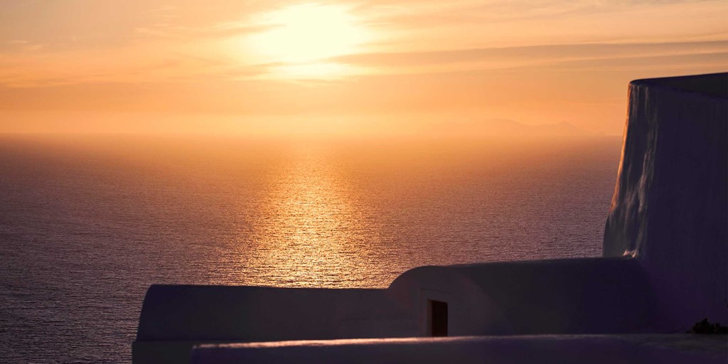 The 5 Most Romantic Things to Do in Santorini