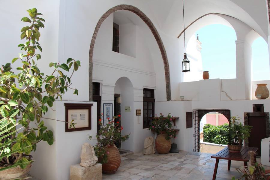 Megaro Gyzi (or Gyzi Manor)