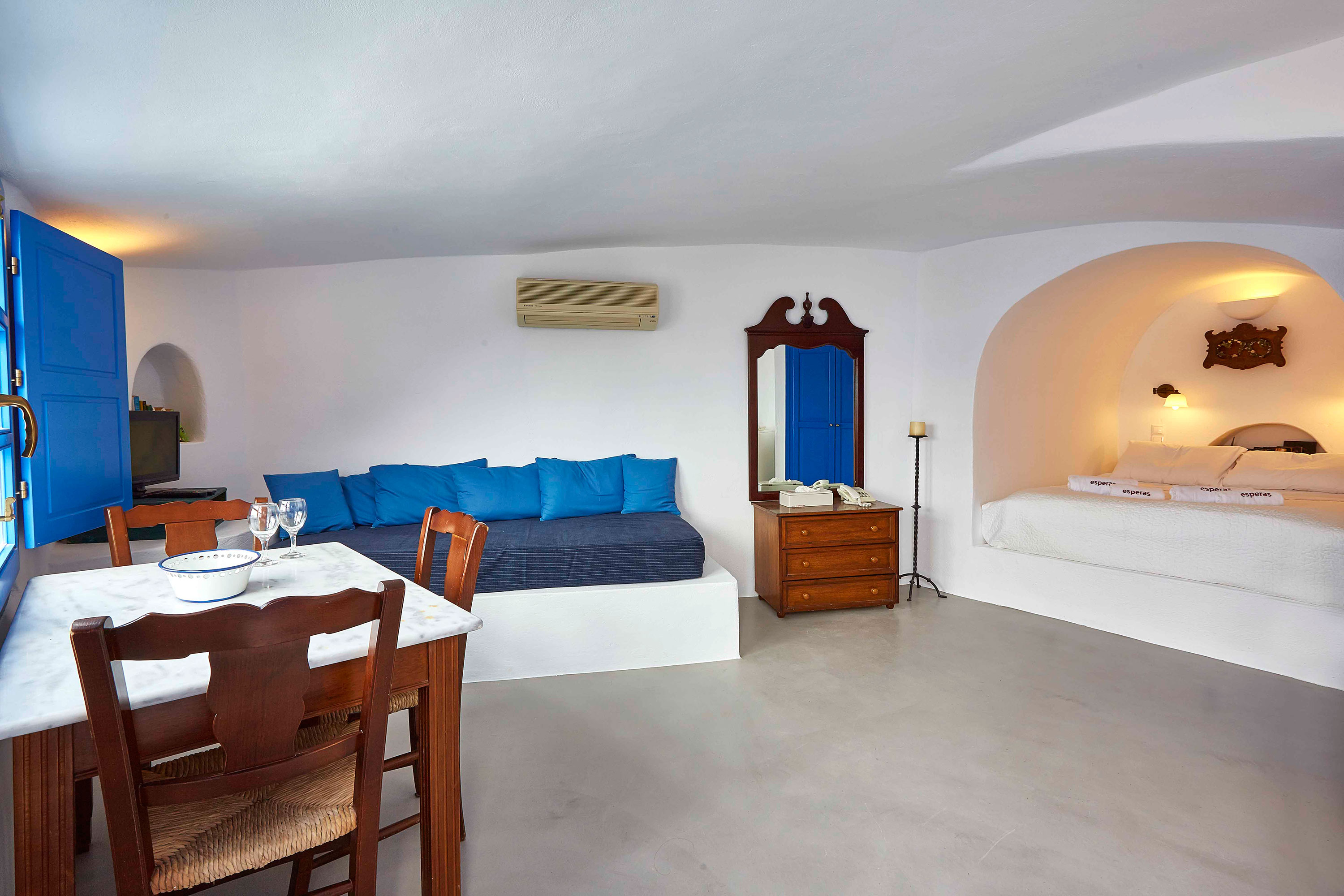 Esperas Santorini Hotel